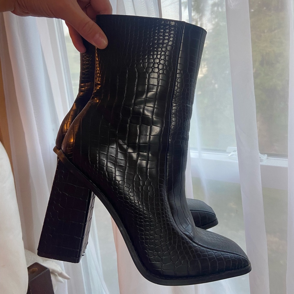 black boots, block heel. women’s size 8